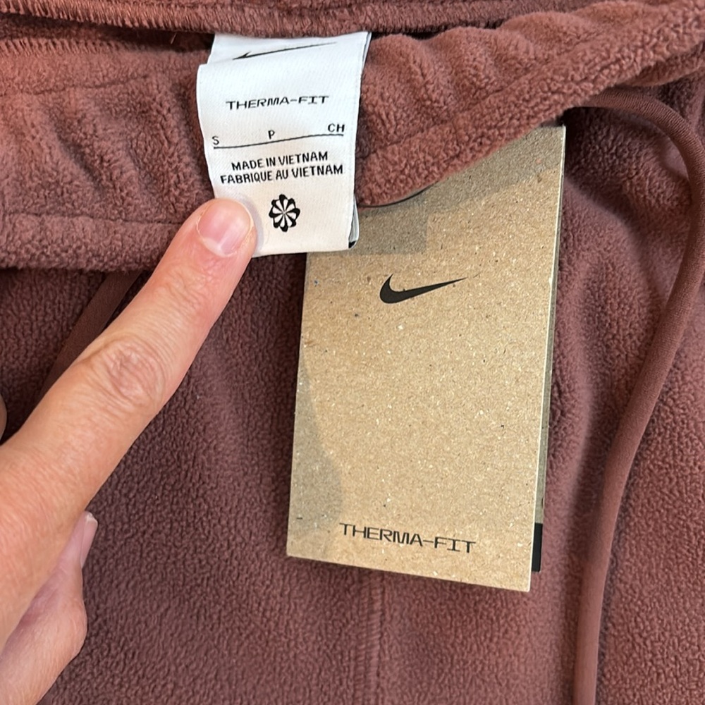 Nike Therma-Fit fleece pants NWT
SIZE SMALL - Picture 2 of 3